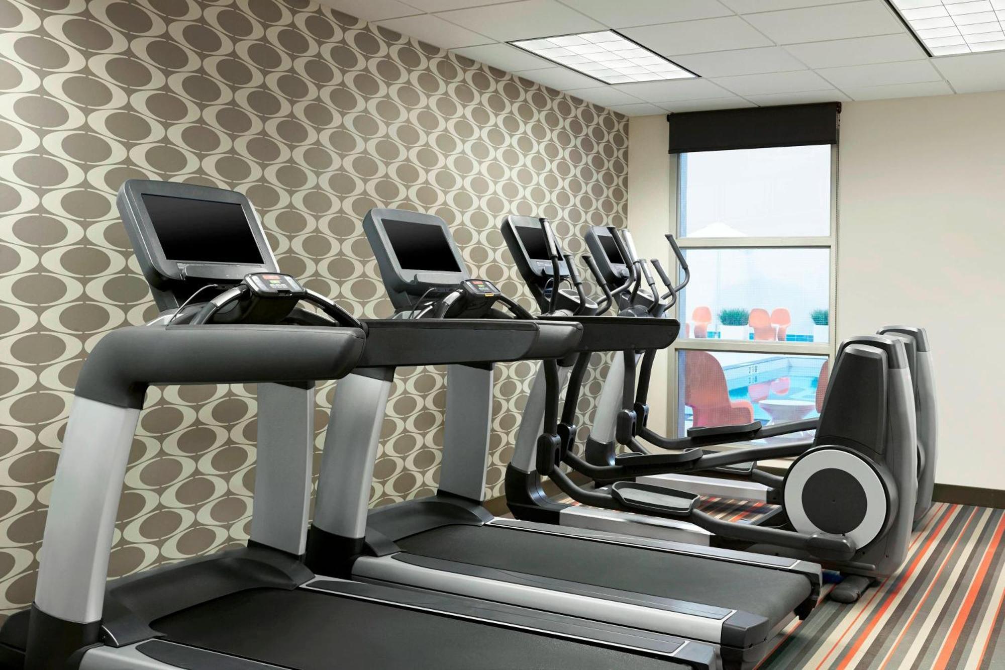 Aloft Hotel Calgary University Екстер'єр фото