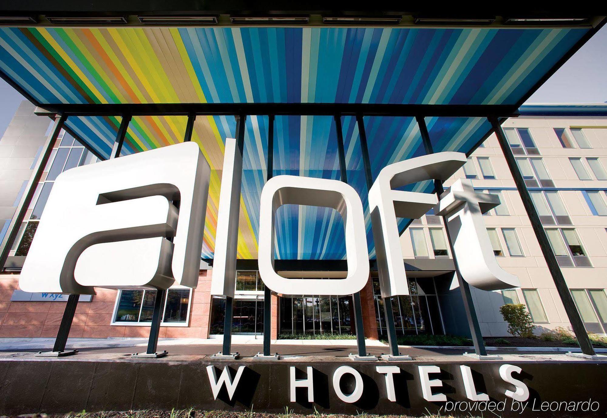 Aloft Hotel Calgary University Екстер'єр фото