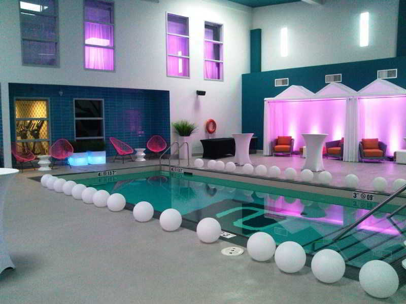 Aloft Hotel Calgary University Екстер'єр фото